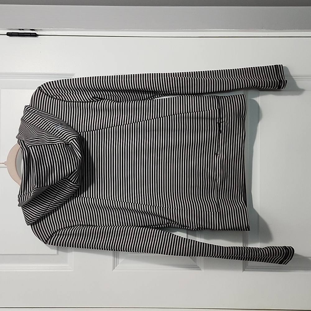 LOLE Gray stripes mock neck hooded gorpcore athletic sweater - Picture 9 of 10